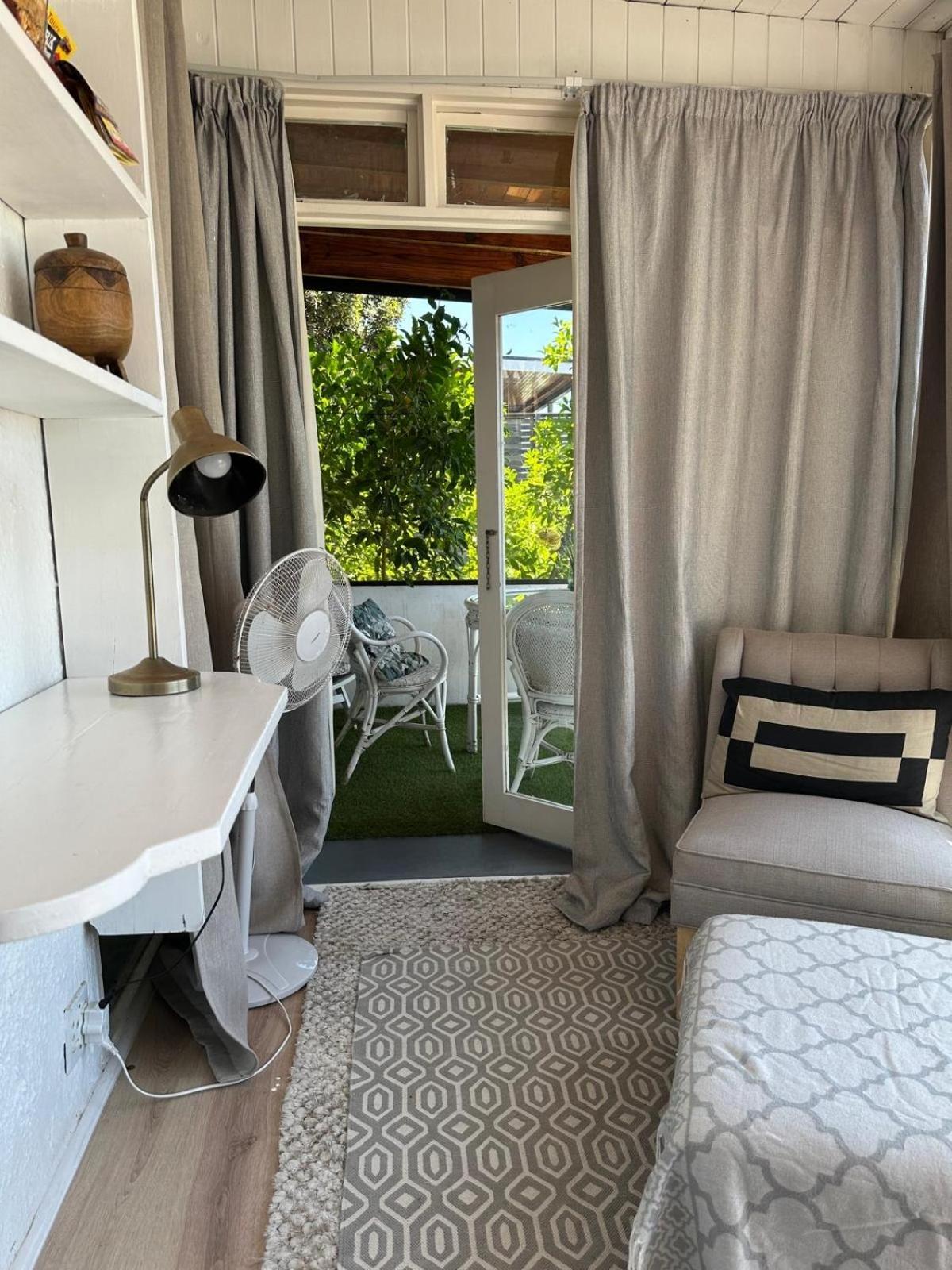 Independent Quaint Flat, Close To Beach Cape Town Luaran gambar